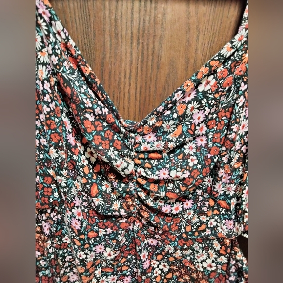 Torrid Floral Cinch Cut Out Top - Picture 2 of 8